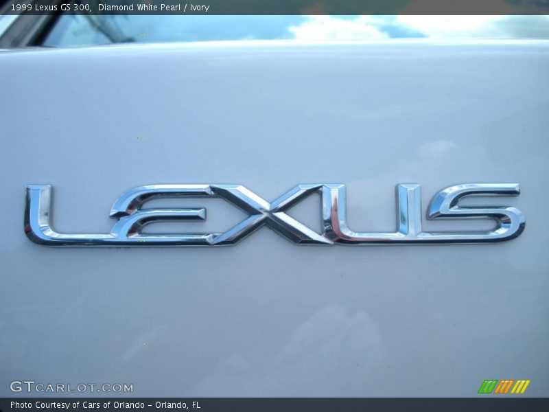 Diamond White Pearl / Ivory 1999 Lexus GS 300