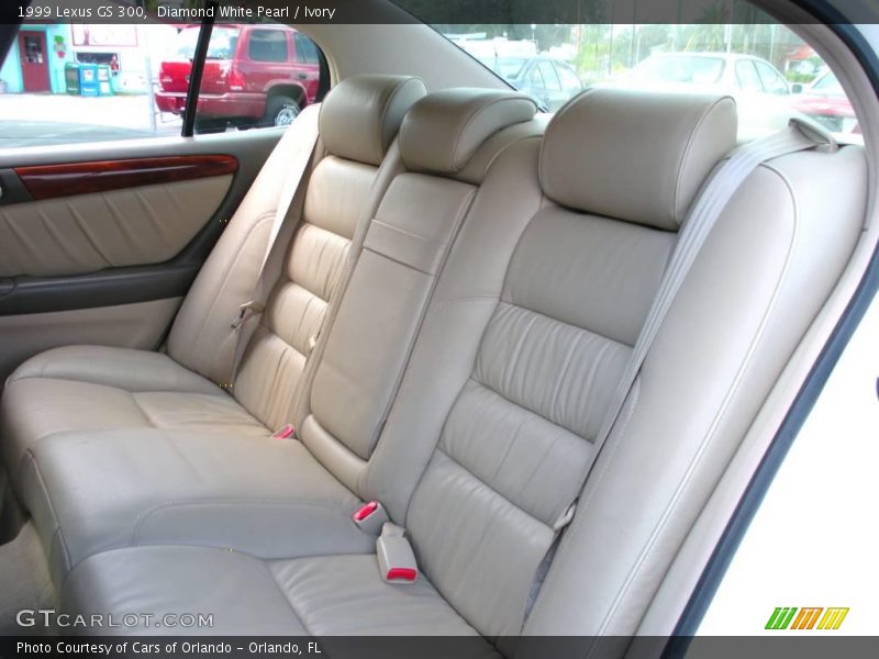 Diamond White Pearl / Ivory 1999 Lexus GS 300
