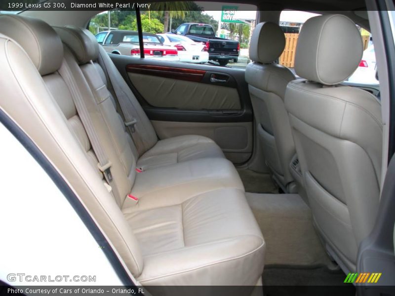 Diamond White Pearl / Ivory 1999 Lexus GS 300