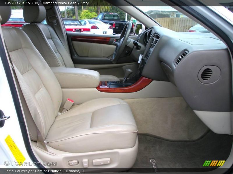 Diamond White Pearl / Ivory 1999 Lexus GS 300