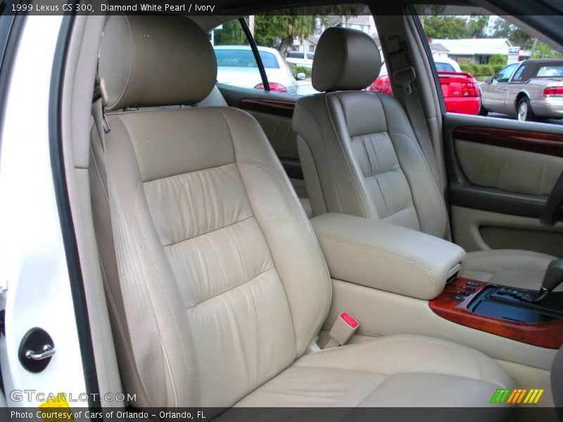 Diamond White Pearl / Ivory 1999 Lexus GS 300