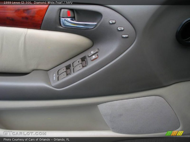 Diamond White Pearl / Ivory 1999 Lexus GS 300