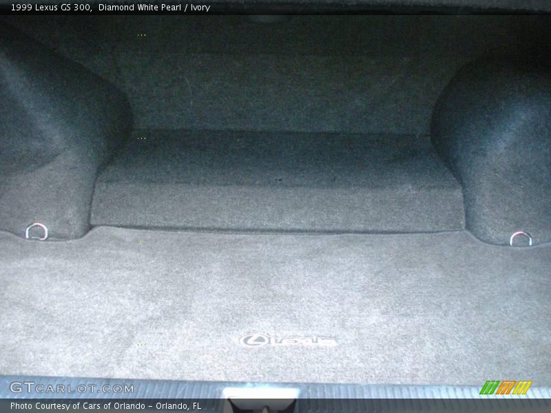 Diamond White Pearl / Ivory 1999 Lexus GS 300
