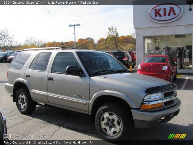 Light Pewter Metallic / Medium Gray 2004 Chevrolet Blazer LS 4x4