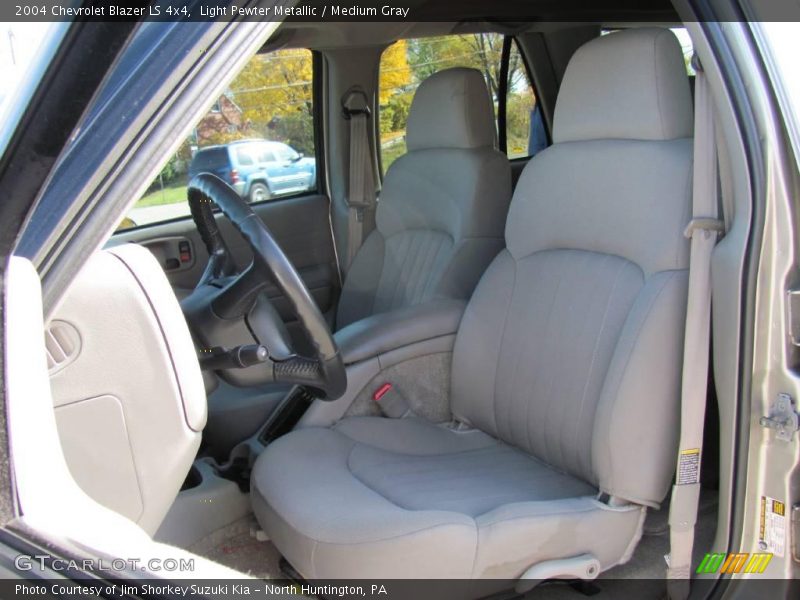 Light Pewter Metallic / Medium Gray 2004 Chevrolet Blazer LS 4x4