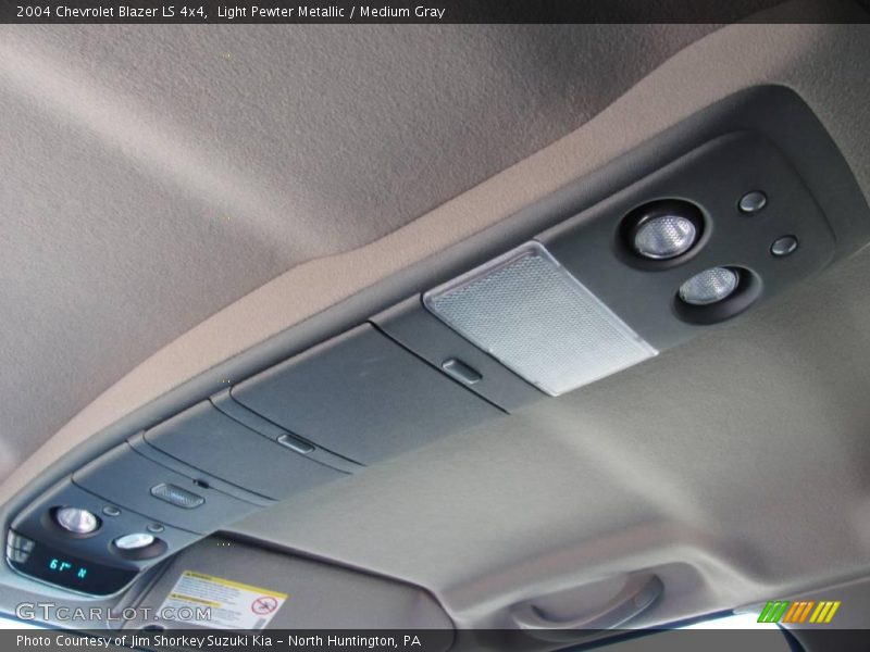 Light Pewter Metallic / Medium Gray 2004 Chevrolet Blazer LS 4x4