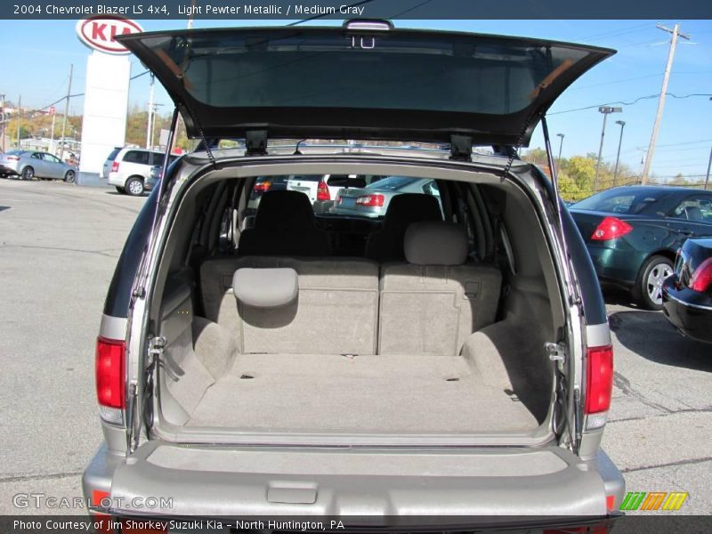 Light Pewter Metallic / Medium Gray 2004 Chevrolet Blazer LS 4x4