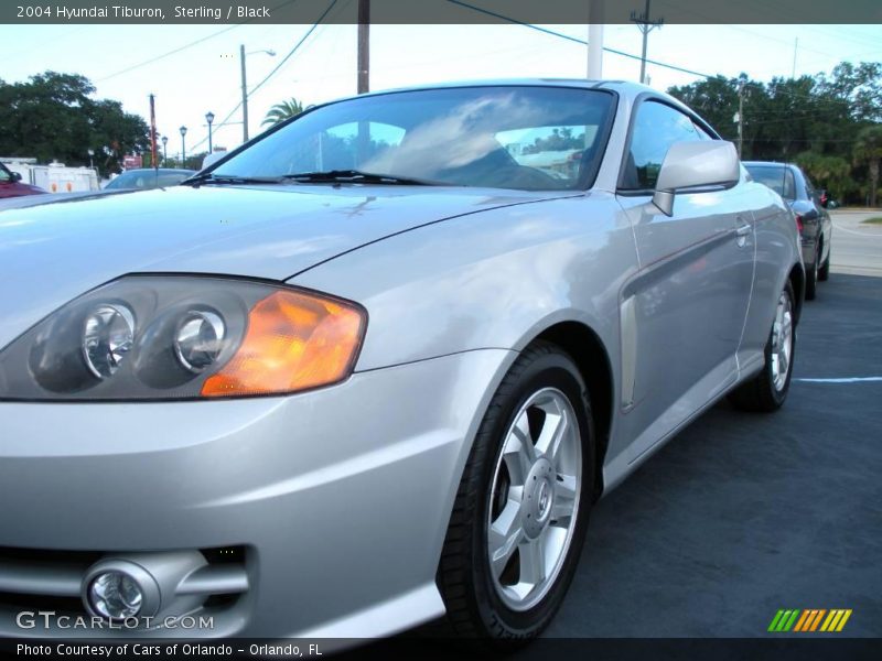 Sterling / Black 2004 Hyundai Tiburon