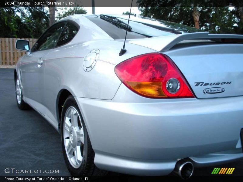 Sterling / Black 2004 Hyundai Tiburon