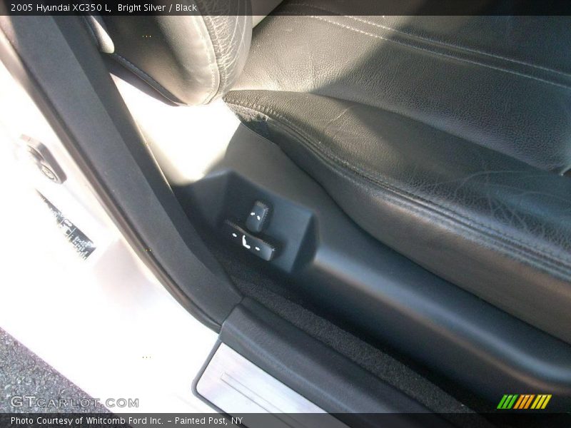 Bright Silver / Black 2005 Hyundai XG350 L