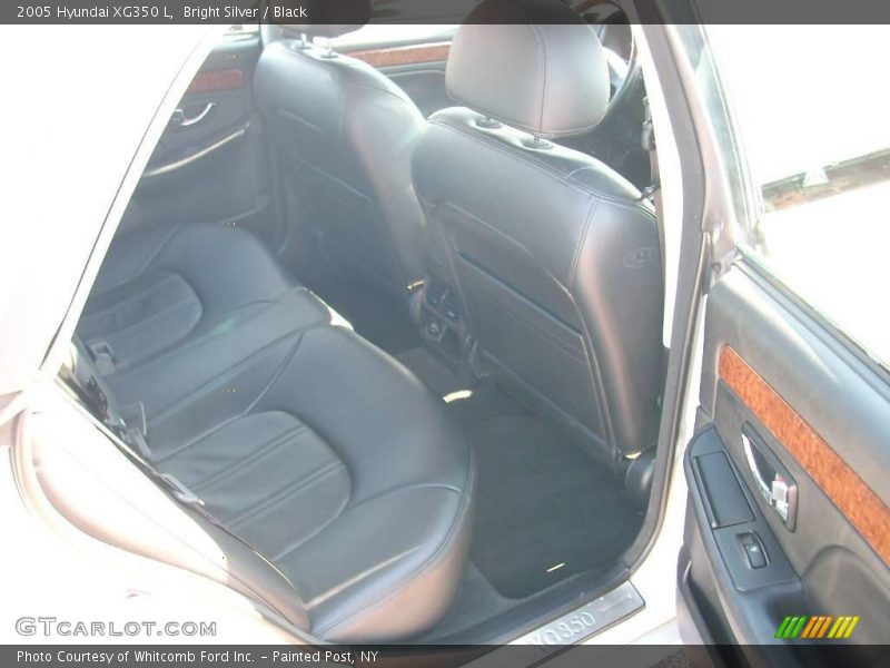 Bright Silver / Black 2005 Hyundai XG350 L