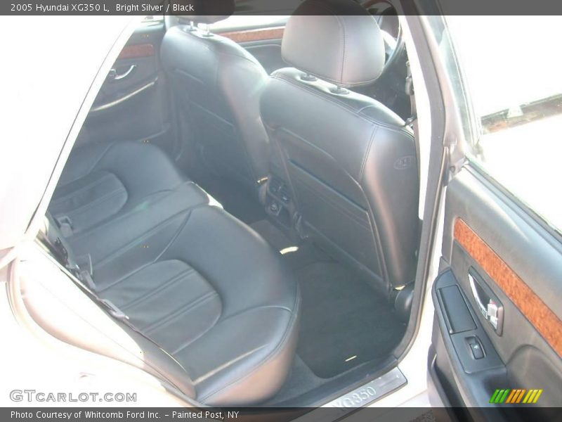 Bright Silver / Black 2005 Hyundai XG350 L