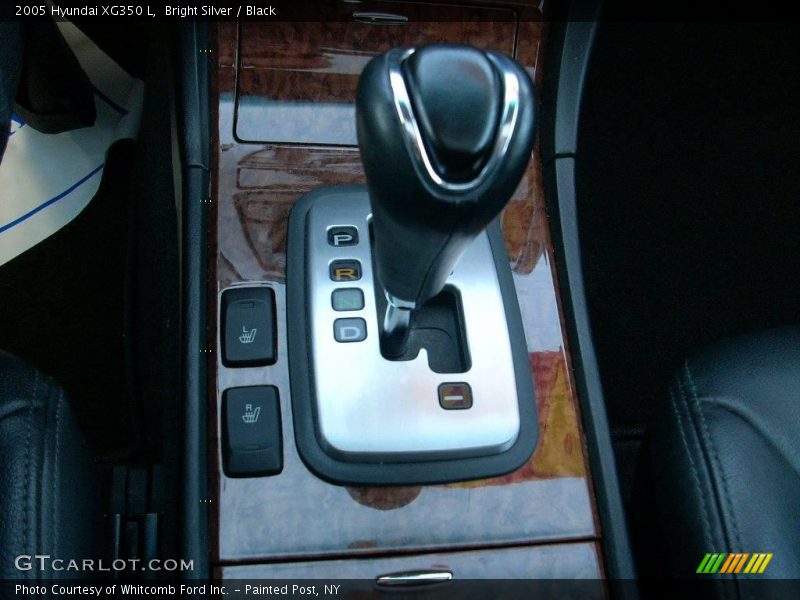 Bright Silver / Black 2005 Hyundai XG350 L