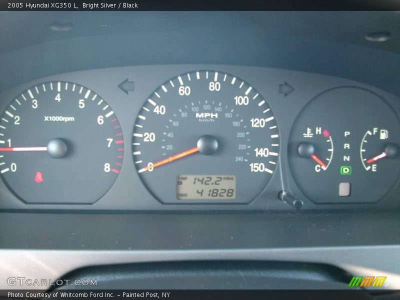 Bright Silver / Black 2005 Hyundai XG350 L