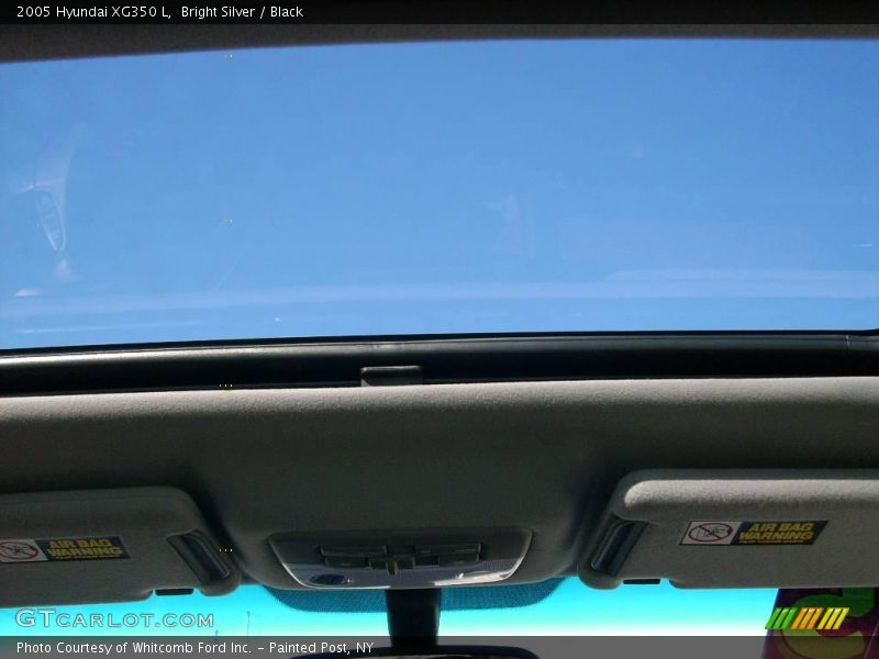 Bright Silver / Black 2005 Hyundai XG350 L