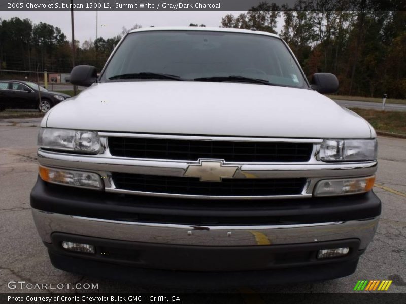 Summit White / Gray/Dark Charcoal 2005 Chevrolet Suburban 1500 LS