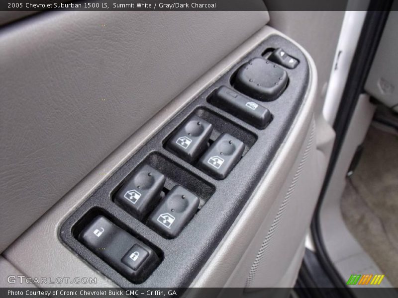 Summit White / Gray/Dark Charcoal 2005 Chevrolet Suburban 1500 LS