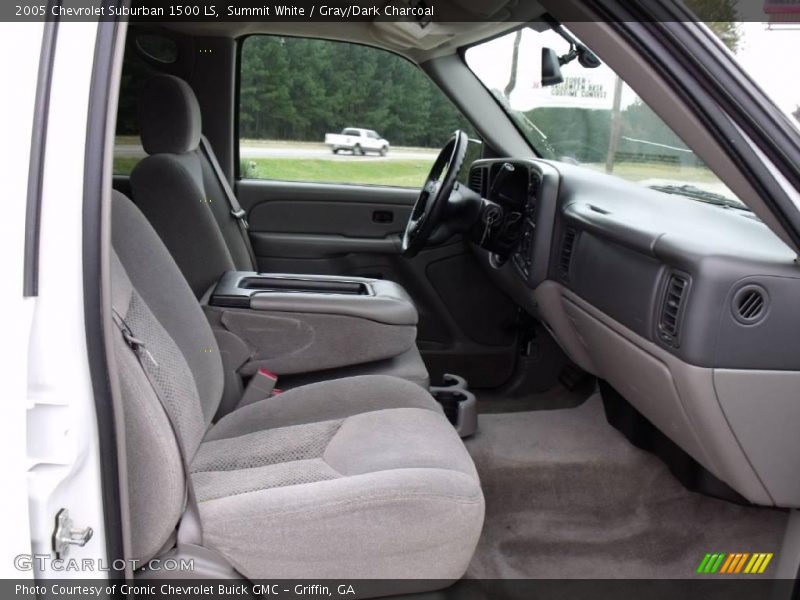 Summit White / Gray/Dark Charcoal 2005 Chevrolet Suburban 1500 LS