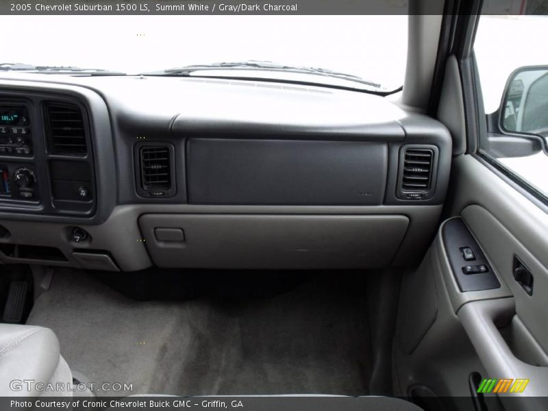 Summit White / Gray/Dark Charcoal 2005 Chevrolet Suburban 1500 LS