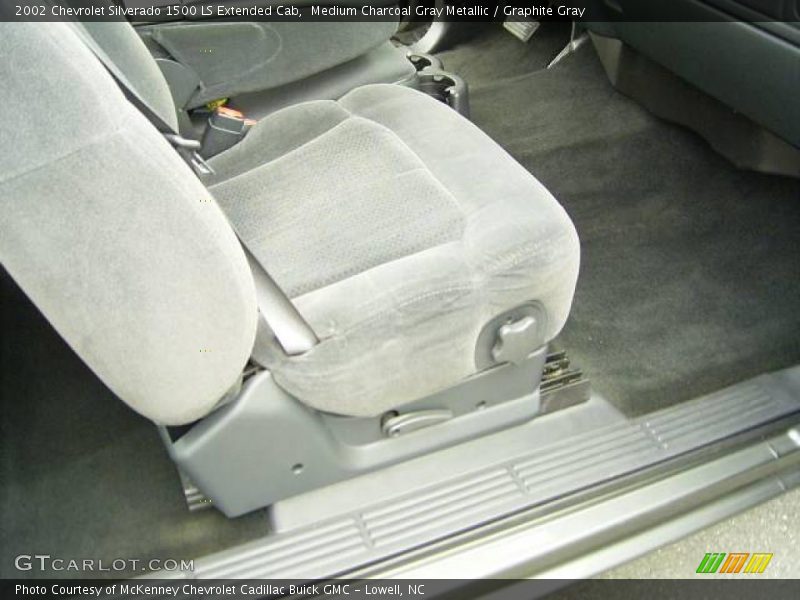 Medium Charcoal Gray Metallic / Graphite Gray 2002 Chevrolet Silverado 1500 LS Extended Cab