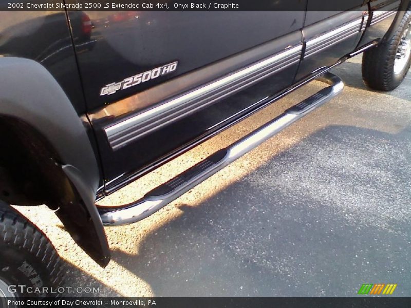 Onyx Black / Graphite 2002 Chevrolet Silverado 2500 LS Extended Cab 4x4