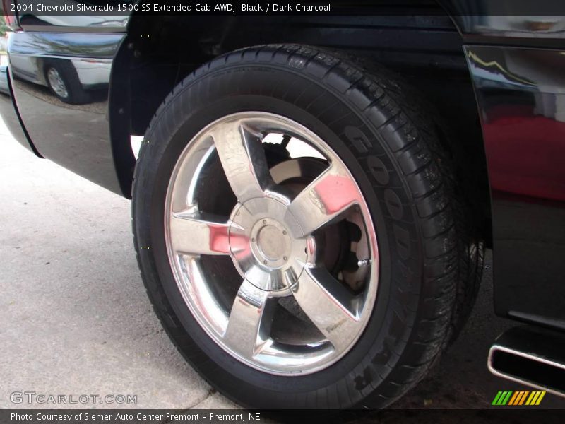 Black / Dark Charcoal 2004 Chevrolet Silverado 1500 SS Extended Cab AWD