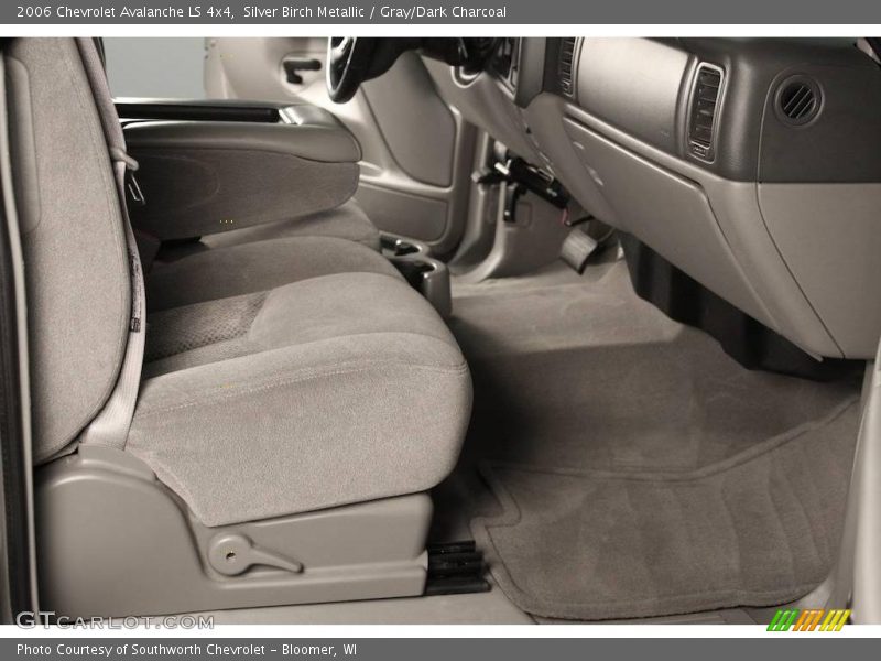 Silver Birch Metallic / Gray/Dark Charcoal 2006 Chevrolet Avalanche LS 4x4