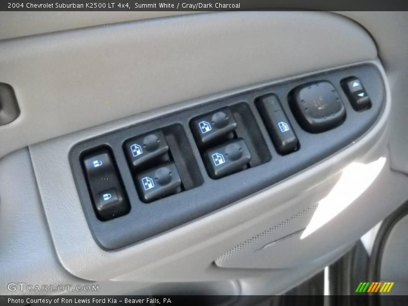 Summit White / Gray/Dark Charcoal 2004 Chevrolet Suburban K2500 LT 4x4