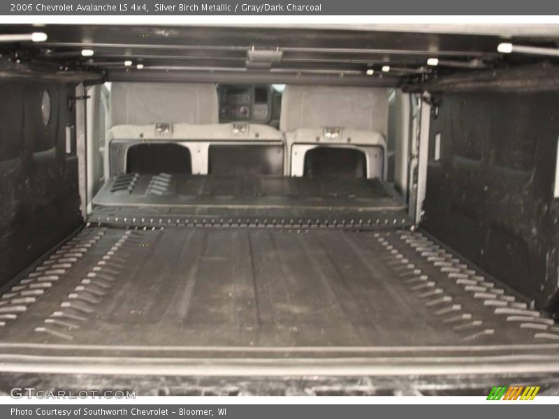 Silver Birch Metallic / Gray/Dark Charcoal 2006 Chevrolet Avalanche LS 4x4