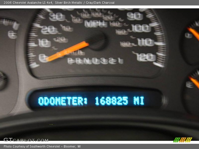 Silver Birch Metallic / Gray/Dark Charcoal 2006 Chevrolet Avalanche LS 4x4
