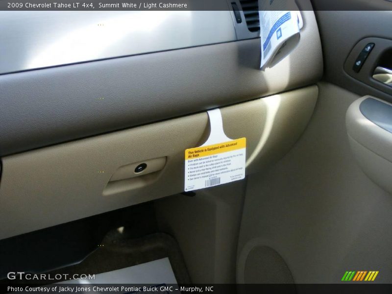 Summit White / Light Cashmere 2009 Chevrolet Tahoe LT 4x4