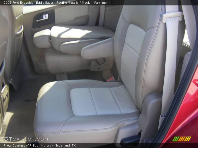 Redfire Metallic / Medium Parchment 2005 Ford Expedition Eddie Bauer