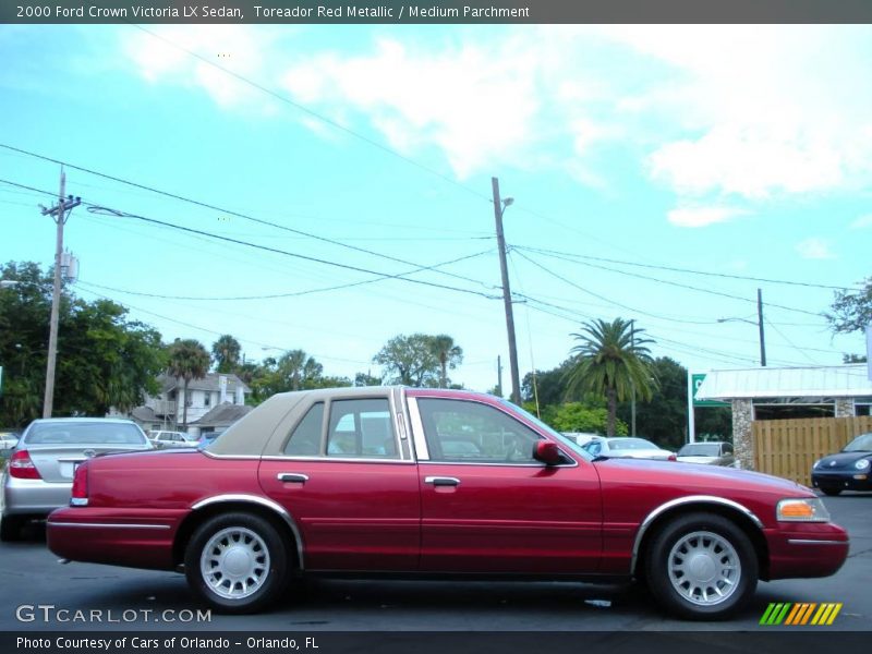 Toreador Red Metallic / Medium Parchment 2000 Ford Crown Victoria LX Sedan