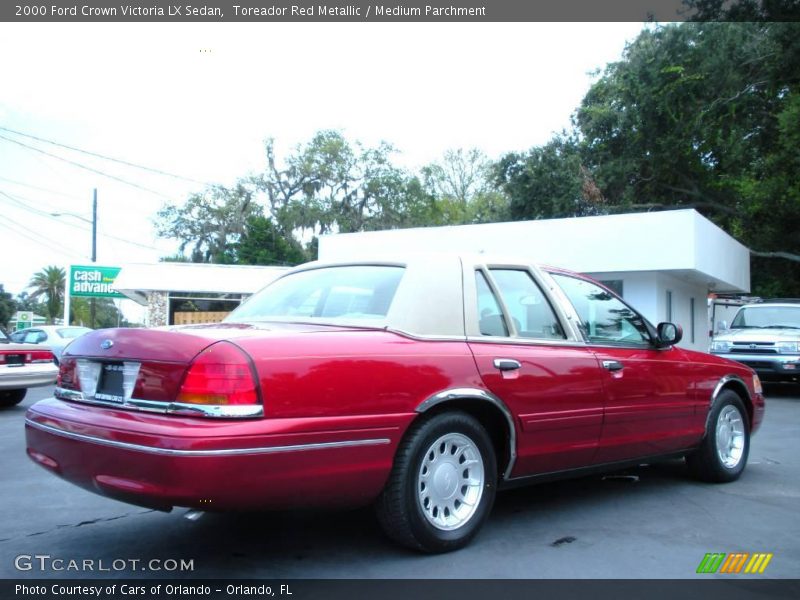 Toreador Red Metallic / Medium Parchment 2000 Ford Crown Victoria LX Sedan