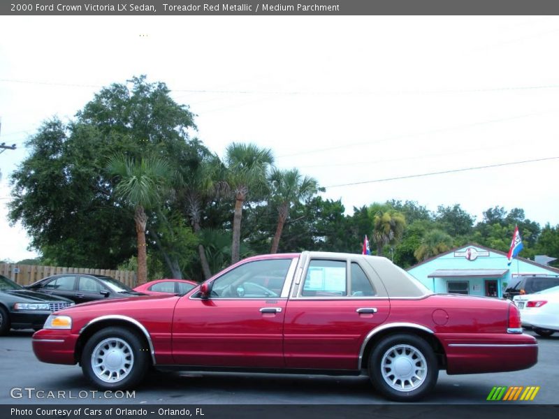 Toreador Red Metallic / Medium Parchment 2000 Ford Crown Victoria LX Sedan