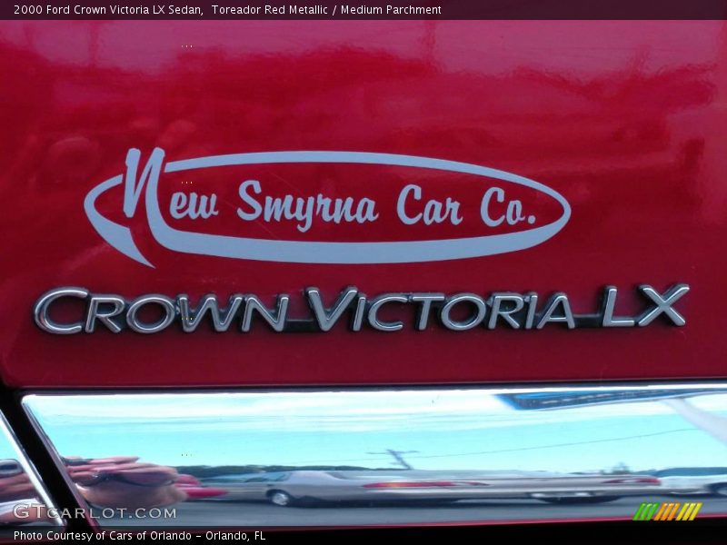 Toreador Red Metallic / Medium Parchment 2000 Ford Crown Victoria LX Sedan