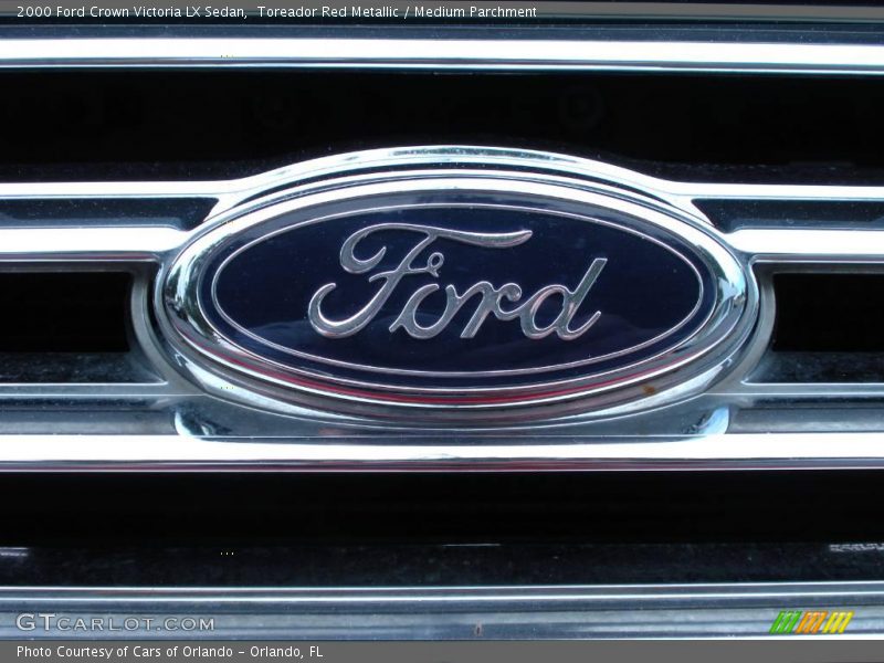 Toreador Red Metallic / Medium Parchment 2000 Ford Crown Victoria LX Sedan