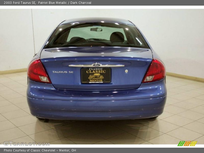 Patriot Blue Metallic / Dark Charcoal 2003 Ford Taurus SE
