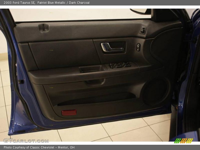 Patriot Blue Metallic / Dark Charcoal 2003 Ford Taurus SE