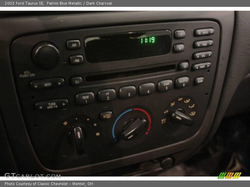 Patriot Blue Metallic / Dark Charcoal 2003 Ford Taurus SE