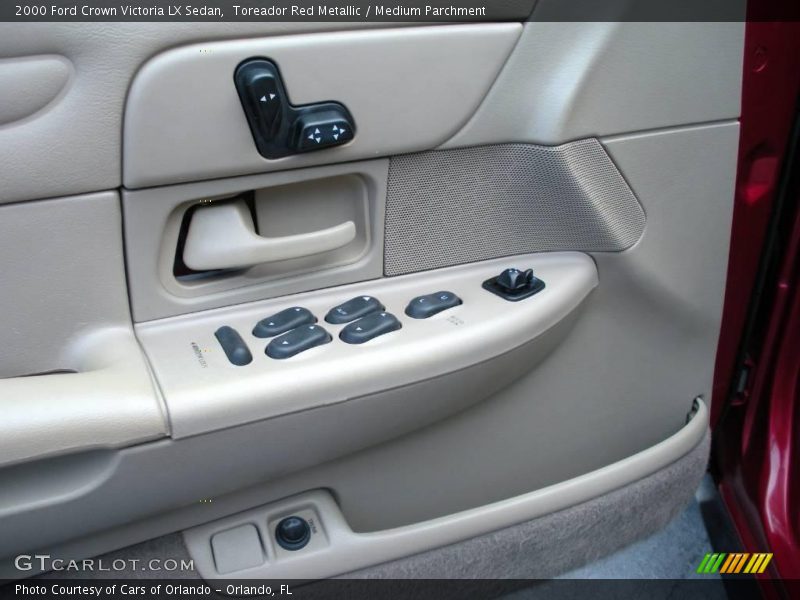 Toreador Red Metallic / Medium Parchment 2000 Ford Crown Victoria LX Sedan