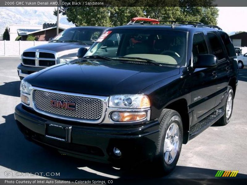 Onyx Black / Sandstone 2006 GMC Yukon Denali AWD