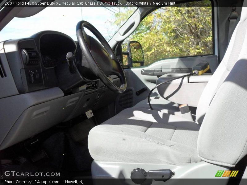 Oxford White / Medium Flint 2007 Ford F450 Super Duty XL Regular Cab Chassis Dump Truck