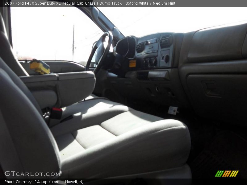 Oxford White / Medium Flint 2007 Ford F450 Super Duty XL Regular Cab Chassis Dump Truck