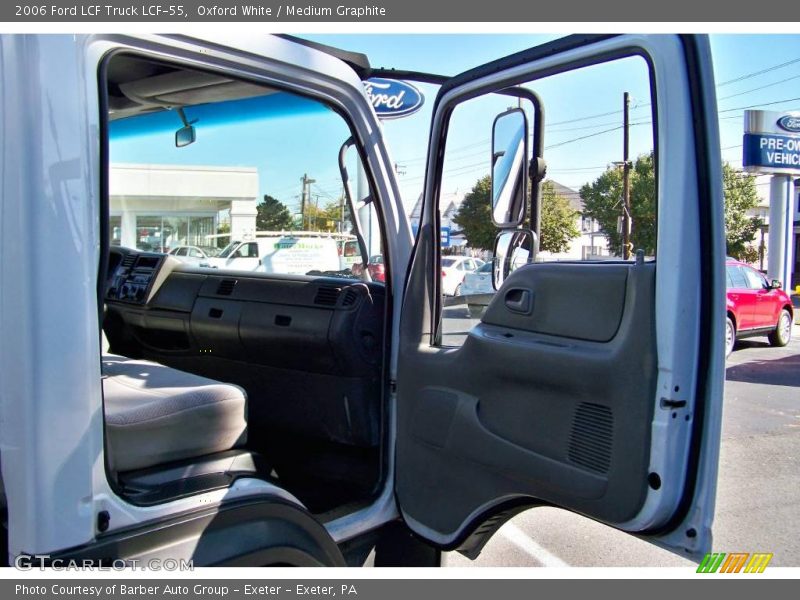 Oxford White / Medium Graphite 2006 Ford LCF Truck LCF-55