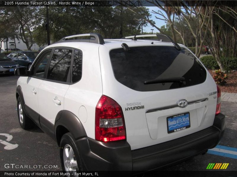 Nordic White / Beige 2005 Hyundai Tucson GLS V6