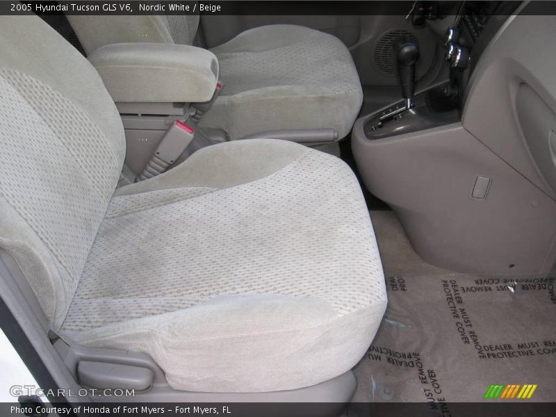 Nordic White / Beige 2005 Hyundai Tucson GLS V6