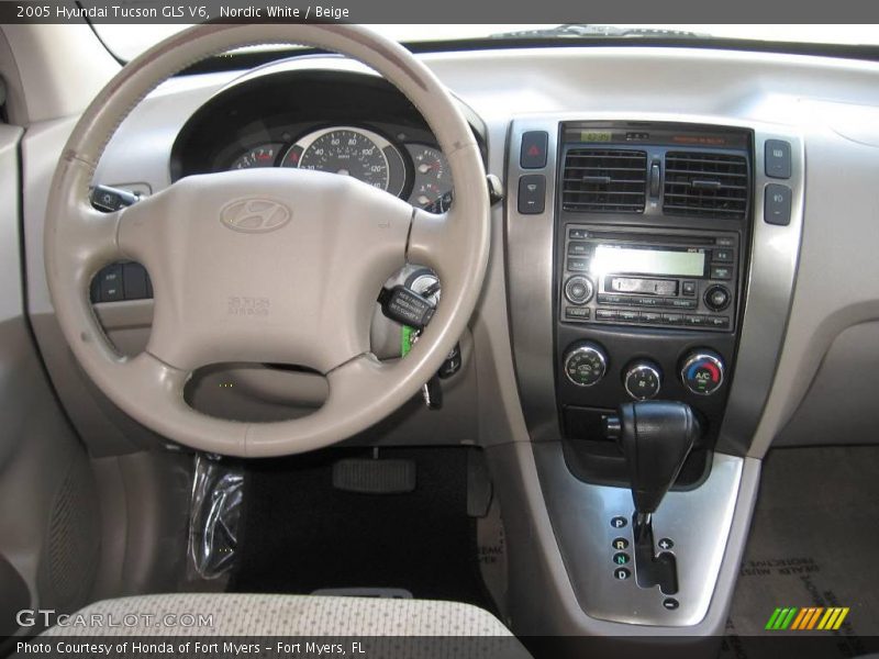Nordic White / Beige 2005 Hyundai Tucson GLS V6