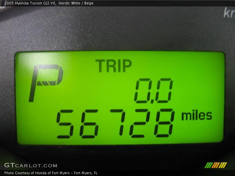Nordic White / Beige 2005 Hyundai Tucson GLS V6