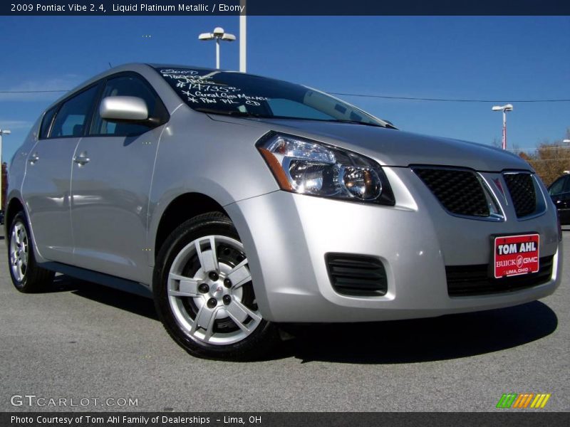 Liquid Platinum Metallic / Ebony 2009 Pontiac Vibe 2.4